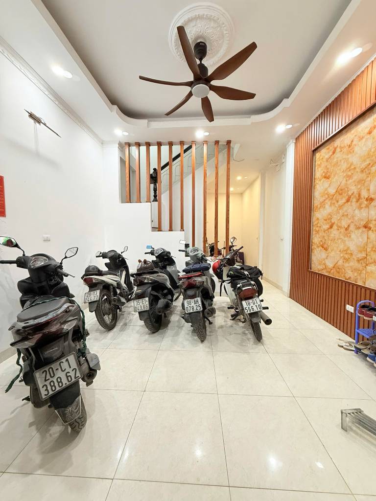 Bán nhà Trương Định, Hai Bà Trưng, 39m², 4 tầng, vừa ở vừa cho thuê, giá 9.6 tỷ