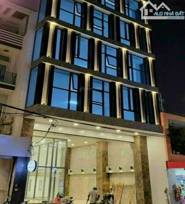 Bán Tòa Văn Phòng Mặt Phố Thái Hà, Đống Đa DT 300m2, 9T, MT 9.6m. Giá Cực Rẻ