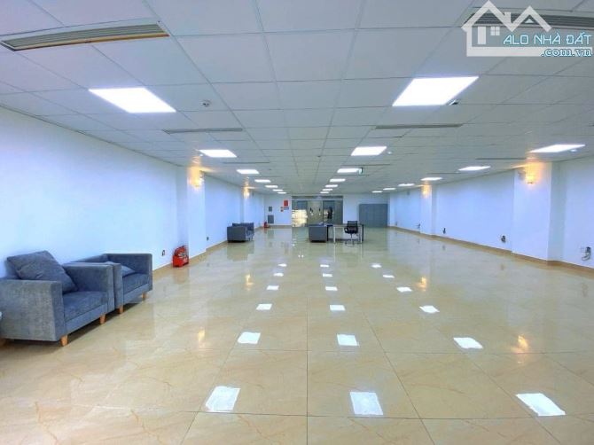 Phùng Chí Kiên - Cầu Giấy 251m x 9 tầng, mặt tiền 11m, giá 135 tỷ thương lượng