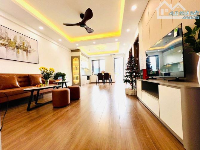 CHUNG CƯ NGUYỄN CHÁNH – ĐẸP Ô TÔ – 69M – TẦNG 9 – GIÁ 6,88 TỶ