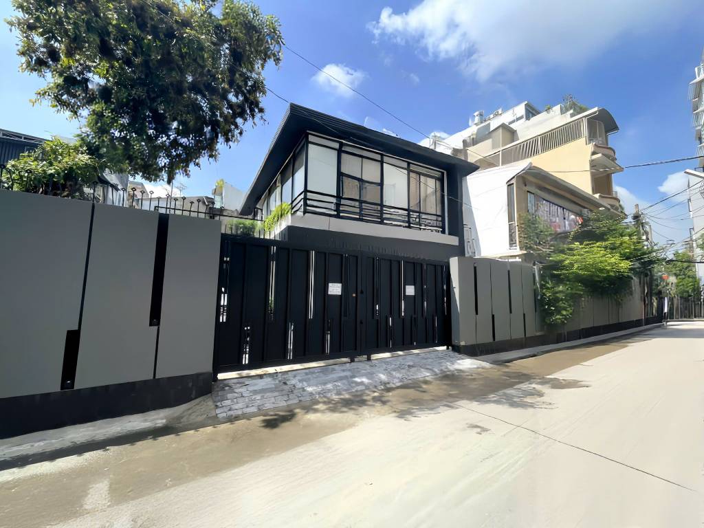 Bán biệt thự Trần Đình Xu, Quận 1, góc 3 mặt HXH siêu khang hiếm, 320m2 ngang 15m, chỉ 250 triệu/m2