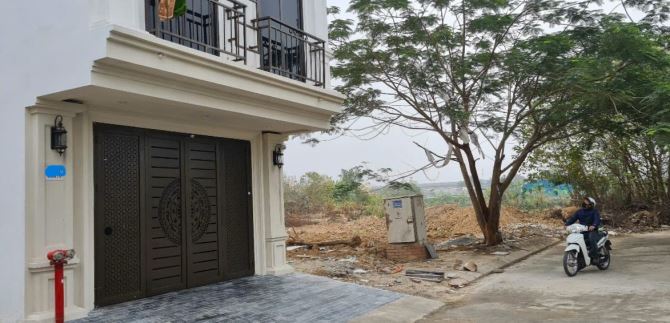 SIÊU PHẨM! TÒA CHDV 55M2*7T PHÂN LÔ Ô TÔ TRÁNH, KD NGAY ĐH PHENNIKA, BẾN XE YÊN NGHĨA HN.