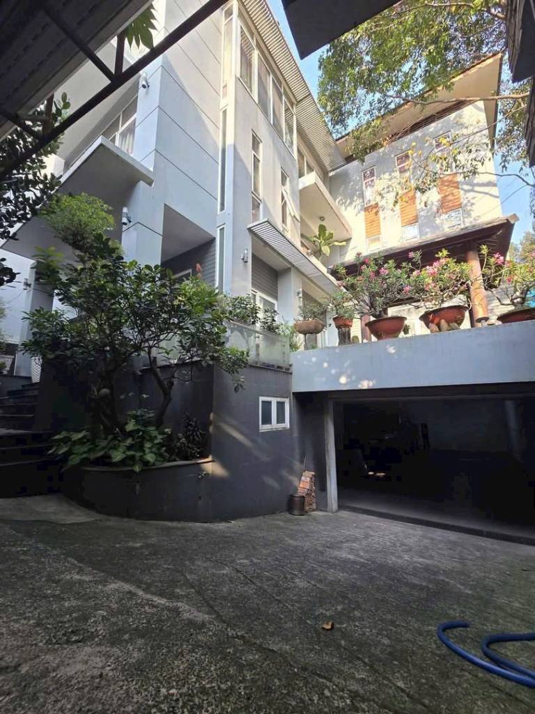 BIỆT THỰ VƯỜN PHỔ QUANG, PHÚ NHUẬN, SÁT CV GIA ĐỊNH, 274m² HẦM 3 TẦNG, 60 TỶ