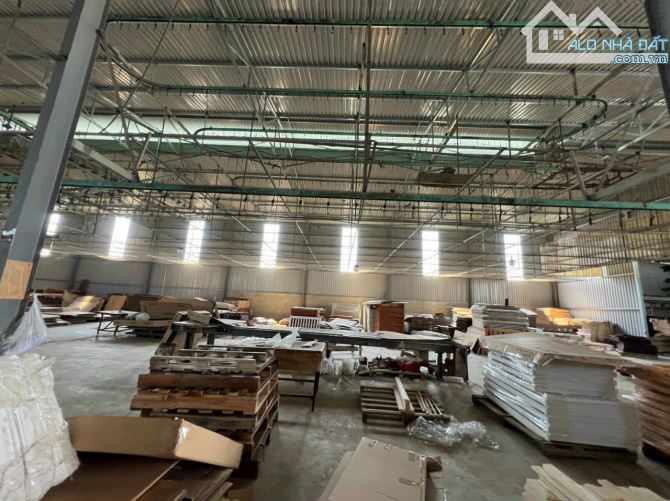 Bán nhà xưởng 8500m2 có doanh thu cho thuê, tại Thuận An, Bình Dương. Giá chỉ 100 tỷ.