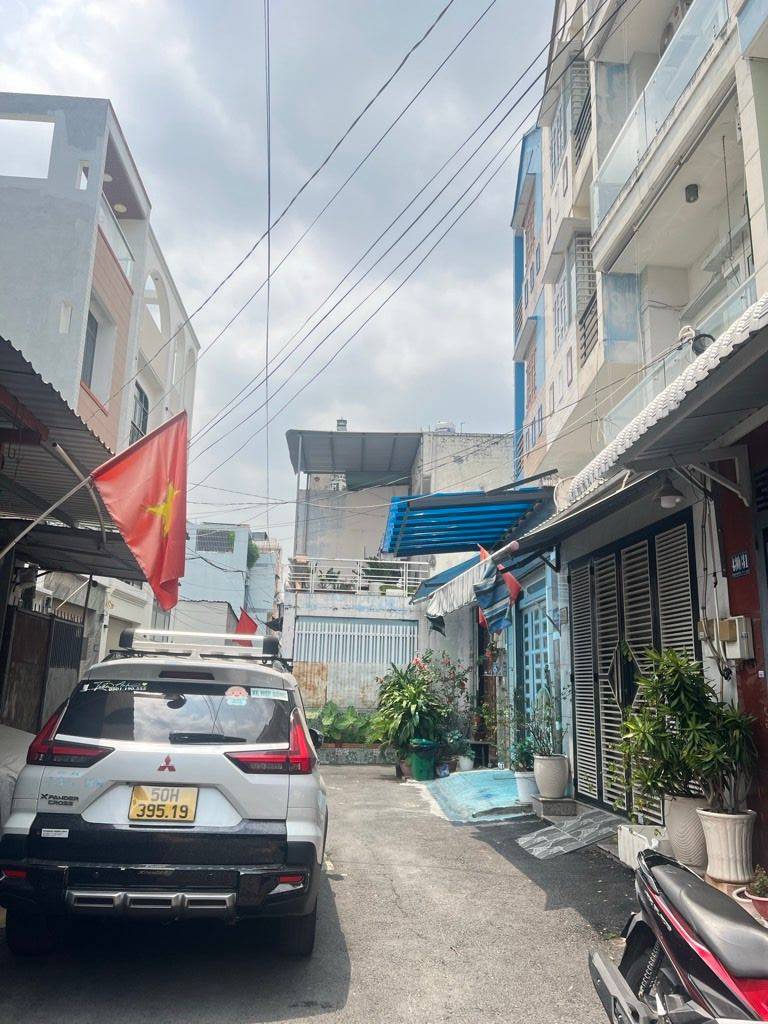 Bán nhà Phan Huy Ích, Gò Vấp, 3 tầng hẻm xe hơi, khu dân trí cao, nhà đẹp giá tốt