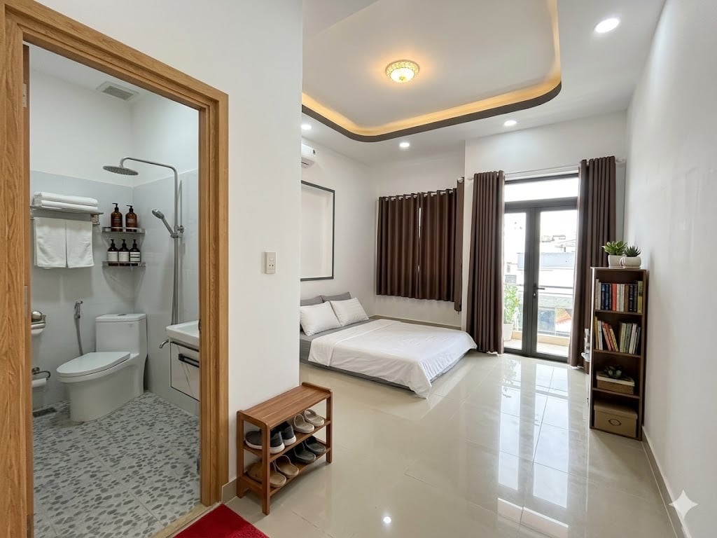 Bán nhà hẻm ô tô Lê Văn Lương Quận 7, 70m2 3 tầng 4pn, kinh doanh giá 12.5 tỷ