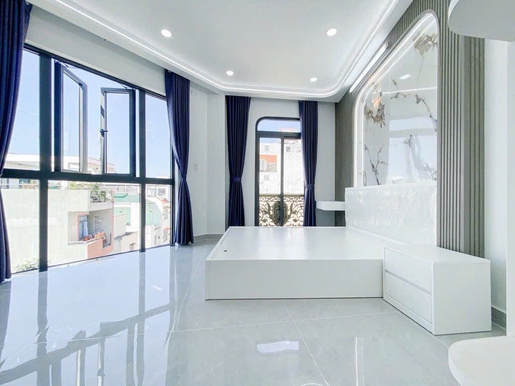 Bán nhà hẻm xe hơi Hoàng Xuân Hoành, Tân Phú, 60m2, 5 tầng, 5PN, full nội thất, chỉ 8.6 tỷ