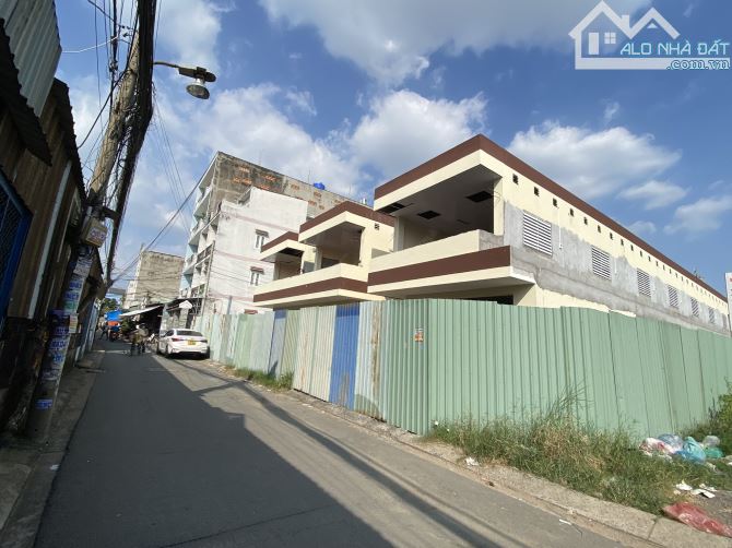 Bán Xưởng Hẻm 986 Đường Hương Lộ 2 Quận Bình Tân.DT:1000m.Giá 50 Tỷ