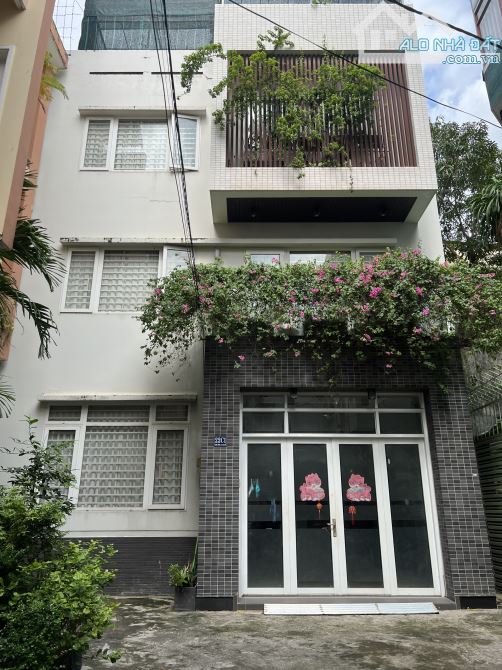 Bán nhà mặt tiền K300, P.12, Tân Bình. DT: 10x15m, nhà 3 tầng đẹp ở liền giá 23 tỷ