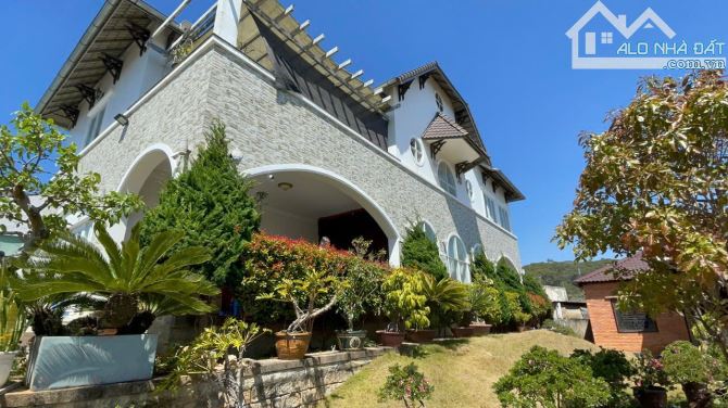 Villa Mặt Tiền An Sơn. P4. 900m2. Ngang 50m. Giá 55 Tỷ TL