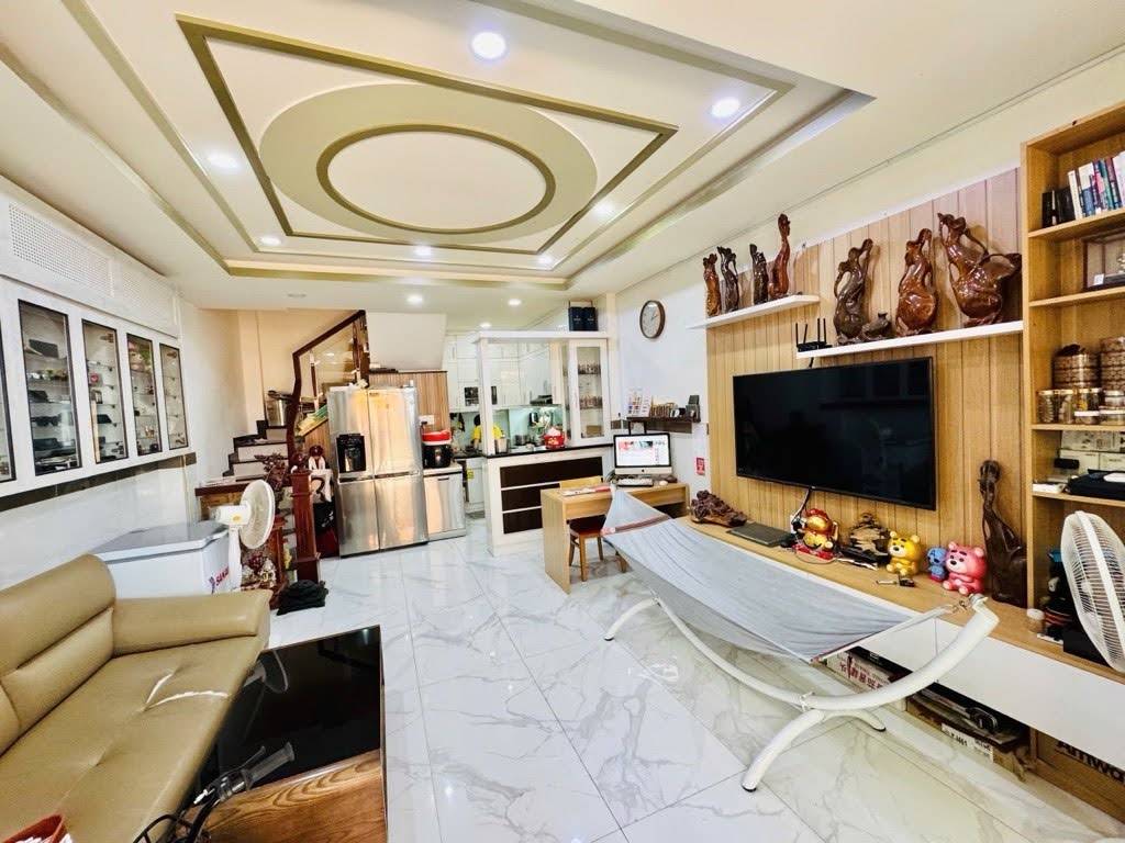 BÁN NHÀ 4 TẦNG QUANG TRUNG, GÒ VẤP, HXH, 82M², GẦN CHỢ HẠNH THÔNG TÂY, 8.6 TỶ TL