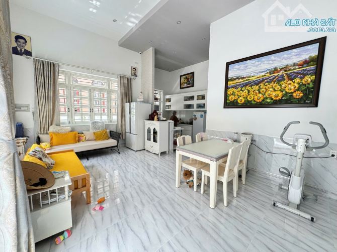 BIỆT THỰ KHU BIỆT THỰ CỔ CÔ GIANG P9 ĐÀ LẠT