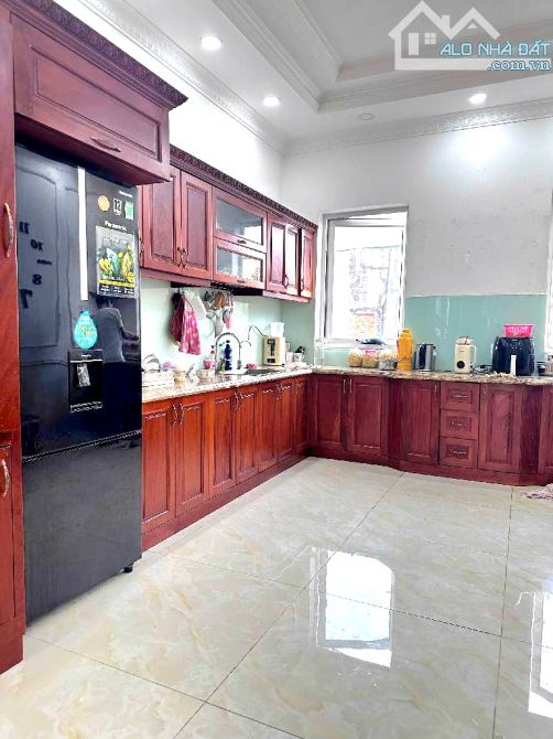 Bán Biệt Thự Mặt Tiền Hà Huy Giáp, Thạnh Xuân Q12, 630M FULL THỔ, 22.999 TỶ