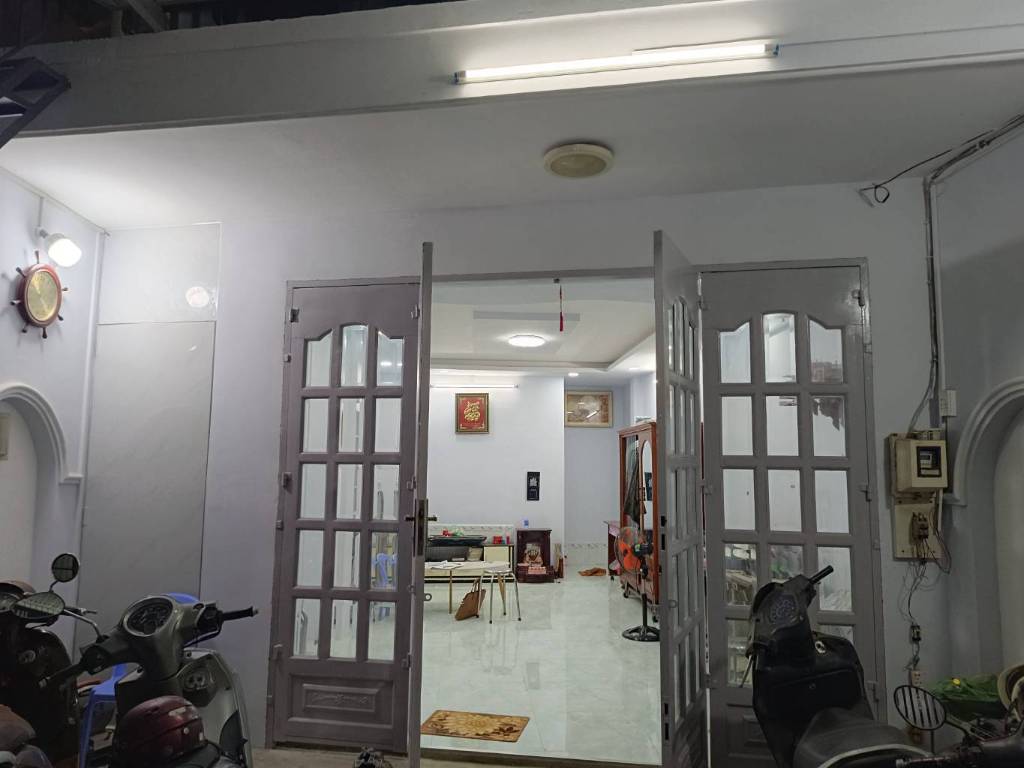 Bán nhà hẻm ô tô Võ Văn Kiệt, Bình Tân, dt 100m2 4 phòng ngủ giá 6.6 tỷ