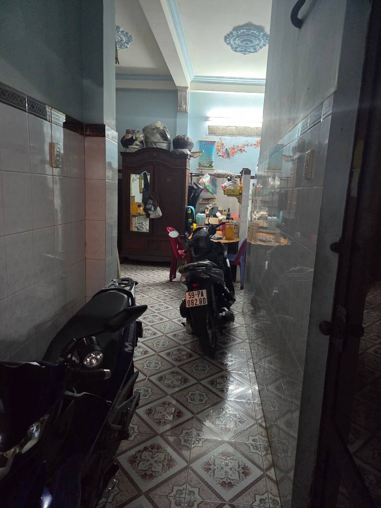 Bán nhà hẻm ô tô Võ Văn Kiệt Bình Tân, dt 58m2 2 tầng 3 phòng ngủ, giá 6,1 tỷ