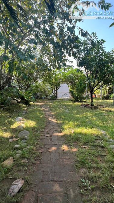 BIỆT THỰ VƯỜN DT 700 M2, VIEW SÔNG ĐỒNG NAI, SÁT VINHOMES GRAND PARK GIÁ TỐT