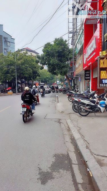 Chung Cư Mini-Dòng Tiền- Cạnh ĐHNN.Bán Nhà 6 Tầng Trung Tâm Trâu Quỳ,Dt 100m,Giá 14.5 Tỷ.