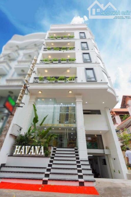 Bán Tòa Văn Phòng Mặt Phố Bích Câu, Đống Đa DT 250m2, 10T, MT 9.7m. Giá Cực Rẻ