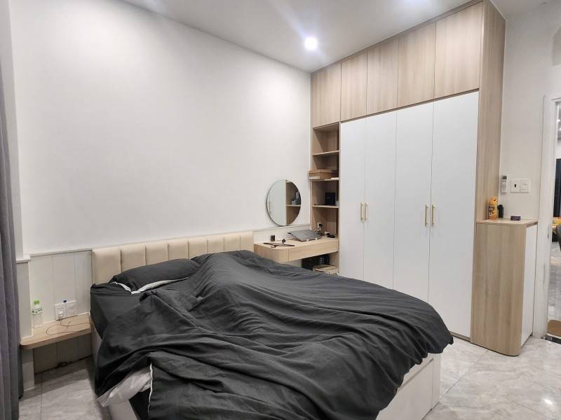 Bán nhà Trường Sa, Phú Nhuận, 5.2x18m, 3 tầng, còn 13 tỷ