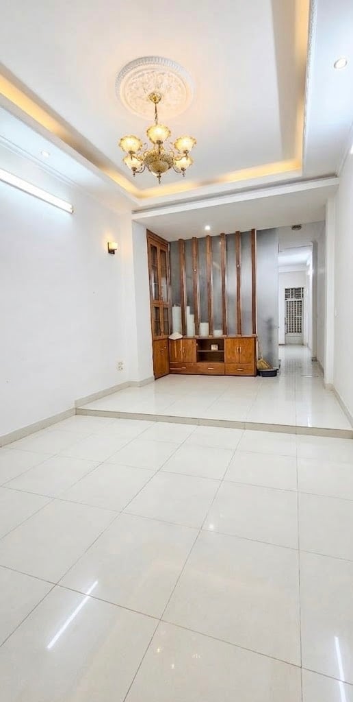 Hiếm, bán mặt tiền Cư Xá Ngân Hàng, 64m2 4 tầng, tiện kinh doanh, hoàn công đủ