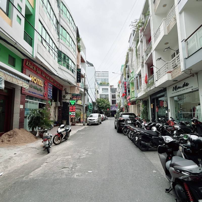 Bán nhà mặt tiền Hoa Hồng, Phú Nhuận, 4.6x13m, 5 tầng, chỉ 19.5 tỷ