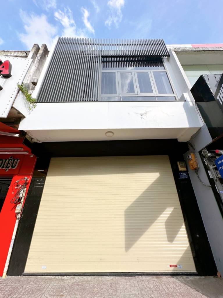 Bán nhà mặt tiền Nguyễn Kiệm, Phú Nhuận, 4.5x15.5m, 2 tầng, còn 12.8 tỷ