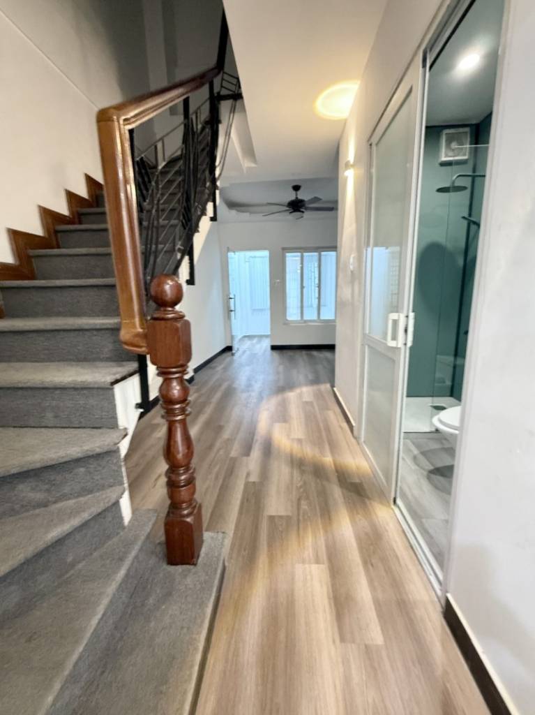Khu VIP, bán nhà mặt tiền Nguyễn Trọng Tuyển, Phú Nhuận, 62m2, 5 tầng, còn 18 tỷ