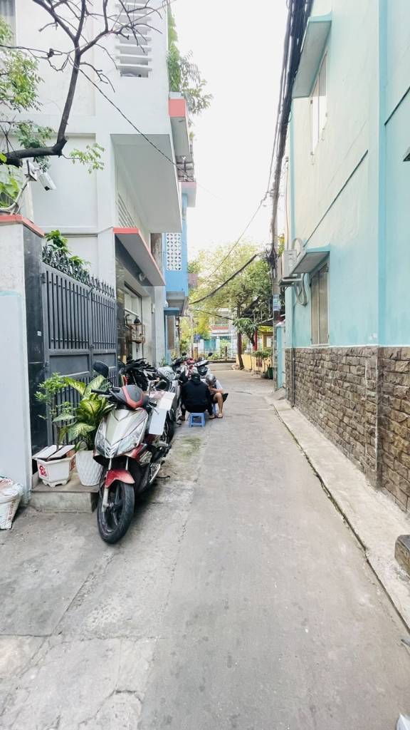 Bán nhà mặt tiền Hoàng Văn Thụ, Phú Nhuận, 8x9.5m, 4 tầng, nhỉnh 17 tỷ