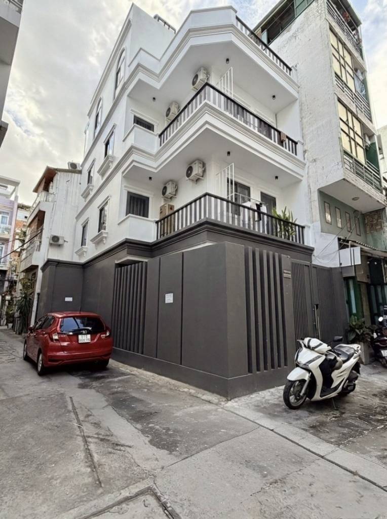 Bán nhà mặt tiền Huỳnh Văn Bánh, Phú Nhuận, 5x13m, 5 tầng, giá 18 tỷ