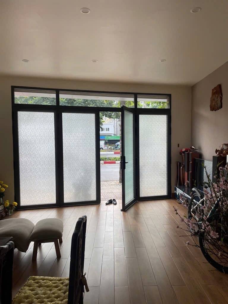 Khu đẹp, bán nhà mặt tiền Nguyễn Hữu Cảnh, Bình Thạnh, 6.5x7m, 2 tầng, còn 18 tỷ