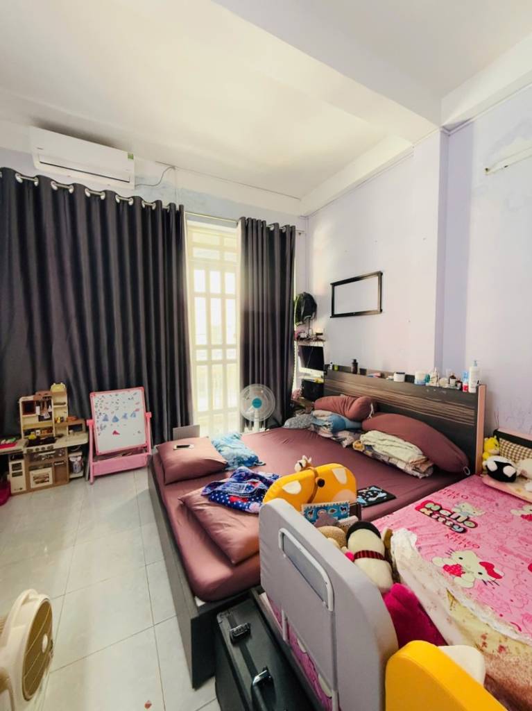 Đường lớn, bán nhà mặt tiền Quốc Lộ 13, Bình Thạnh, 4x15.5m, 4 tầng, về 10 tỷ
