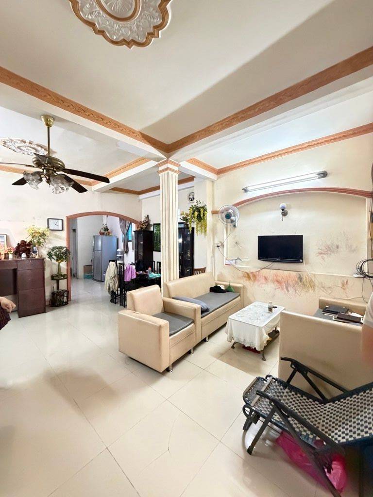 Bán nhà mặt tiền Hoàng Hoa Thám, Bình Thạnh, 5.3x18m, 3 tầng, về 12.7 tỷ