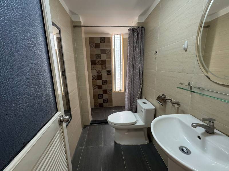 Đường lớn, bán nhà mặt tiền Nguyễn Khuyến, Bình Thạnh, 5.5x13.5m, 4 tầng, chỉ 12.9 tỷ