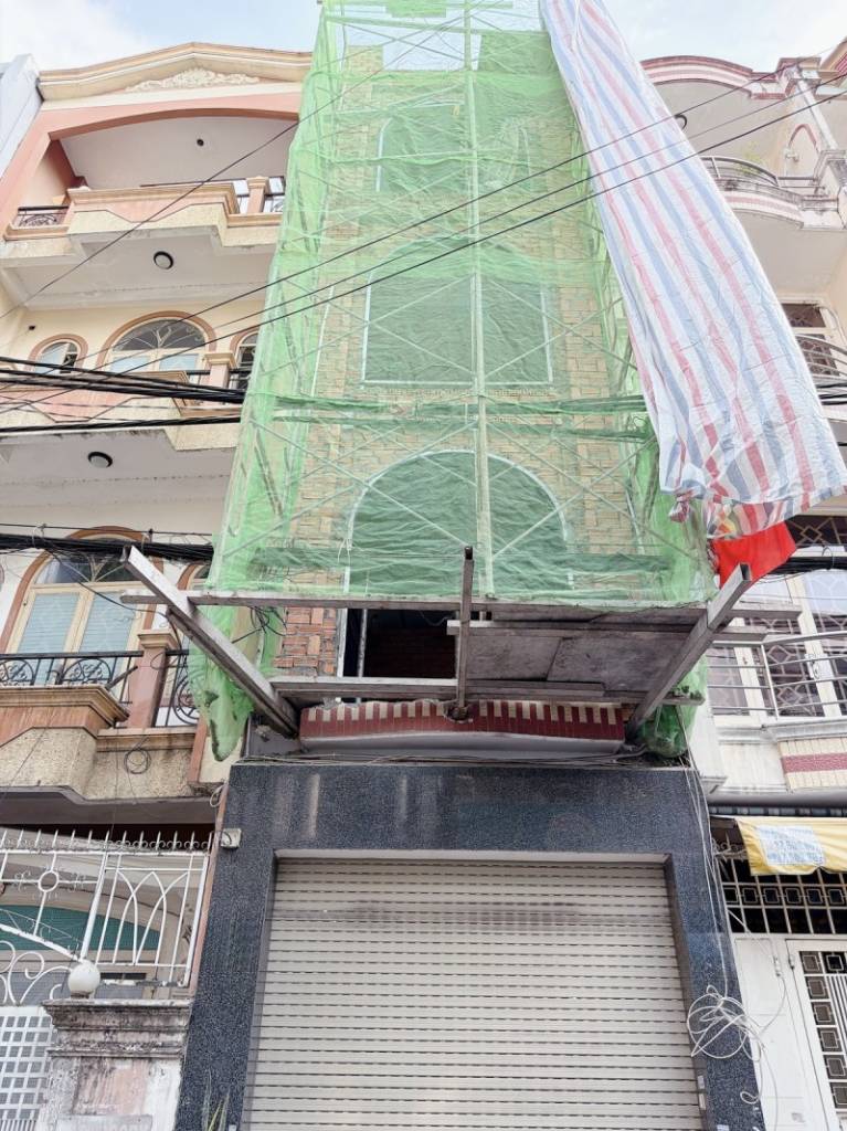 Hạ sâu, bán nhà mặt tiền Đoàn Thị Điểm, Phú Nhuận, 40m2, 4 tầng, về 11.85 tỷ