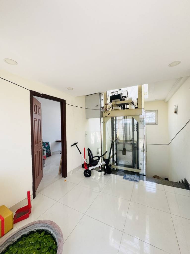 Bán nhà mặt tiền Nguyễn Công Hoan, Phú Nhuận, 9.8x17m, 5 tầng, nhỉnh 14.99 tỷ