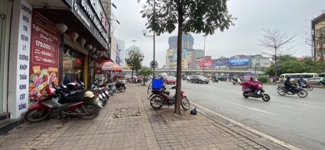 Bán Siêu tòa CCMN phố Trường Chinh 126m2 8T thang máy 25PKK PCCC đầy đủ dòng tiền 2 tỷ