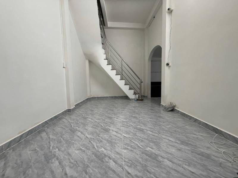 Giảm giá, bán nhà mặt tiền Hoàng Hoa Thám, Bình Thạnh, 4.3x7m, 3 tầng, chỉ 10.3 tỷ