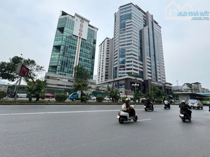 SÀN THƯƠNG MẠI TẦNG 1-2-3 KINH DOANH MỌI LOẠI HÌNH - ĐẦY ĐỦ PCCC - DÒNG TIỀN 18 TỶ/NĂM