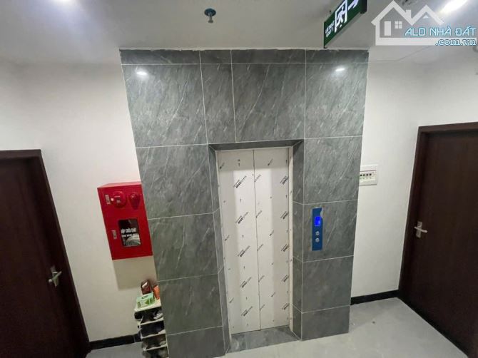 CCMN Lô Góc Mỗ Lao 78m mt4,8m 6tầng 18P gác xép,ngõ rất to,nông gần Phố,Thông tứ tung