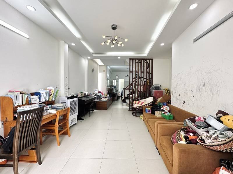 Cơ hội, bán nhà Trường Sa, Bình Thạnh, 4.6x19m, 3 tầng, còn 10.2 tỷ