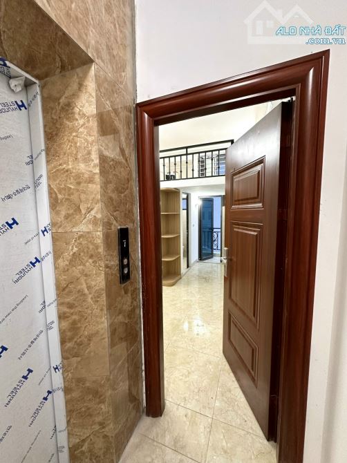 Bán tòa CCMN Yên Xá, DT 45m2 7 tầng thang máy 12pkk doanh thu 580tr.năm giá bán 11,9 tỷ
