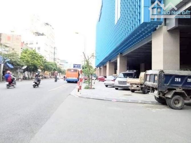 Siêu tòa CCMN Cát Linh, Đống Đa 90m2 8 tầng MT7m thang máy 25p dòng tiền 2 tỷ/năm