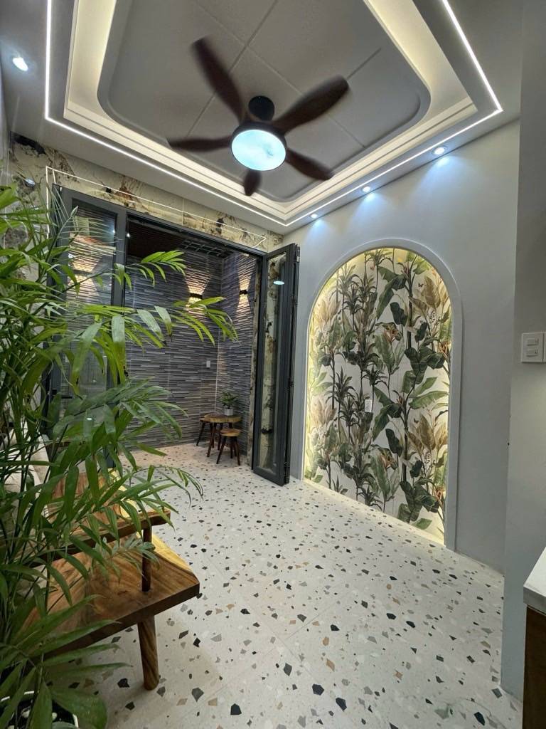 Bán Ngay ngã tư Phạm Văn Chí, Quận 6 gần chợ Bình Tây, DT 64m2 4 tầng giá 6.5 tỷ