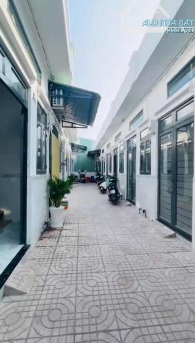 Cắt lỗ 250tr bán dãy trọ 12 phòng (197m2) giá 1,52 tỷ đang cho thuê 20tr/th chợ Bình Chánh