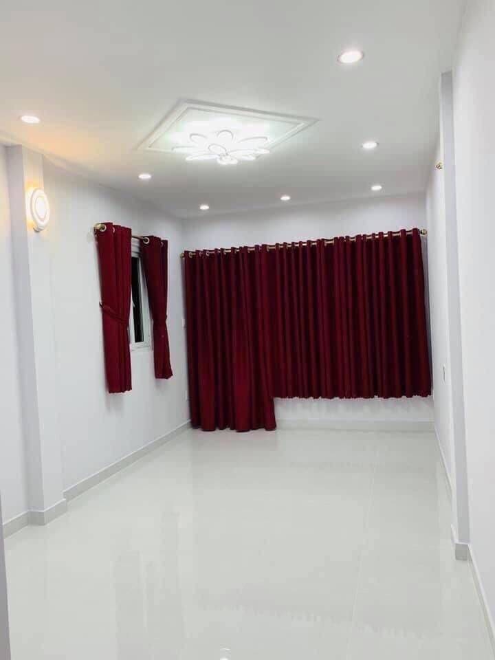 Bán nhà mặt tiền Nguyễn Trọng Tuyển, Phú Nhuận, 4.5x11m, 4 tầng, chỉ 10.6 tỷ