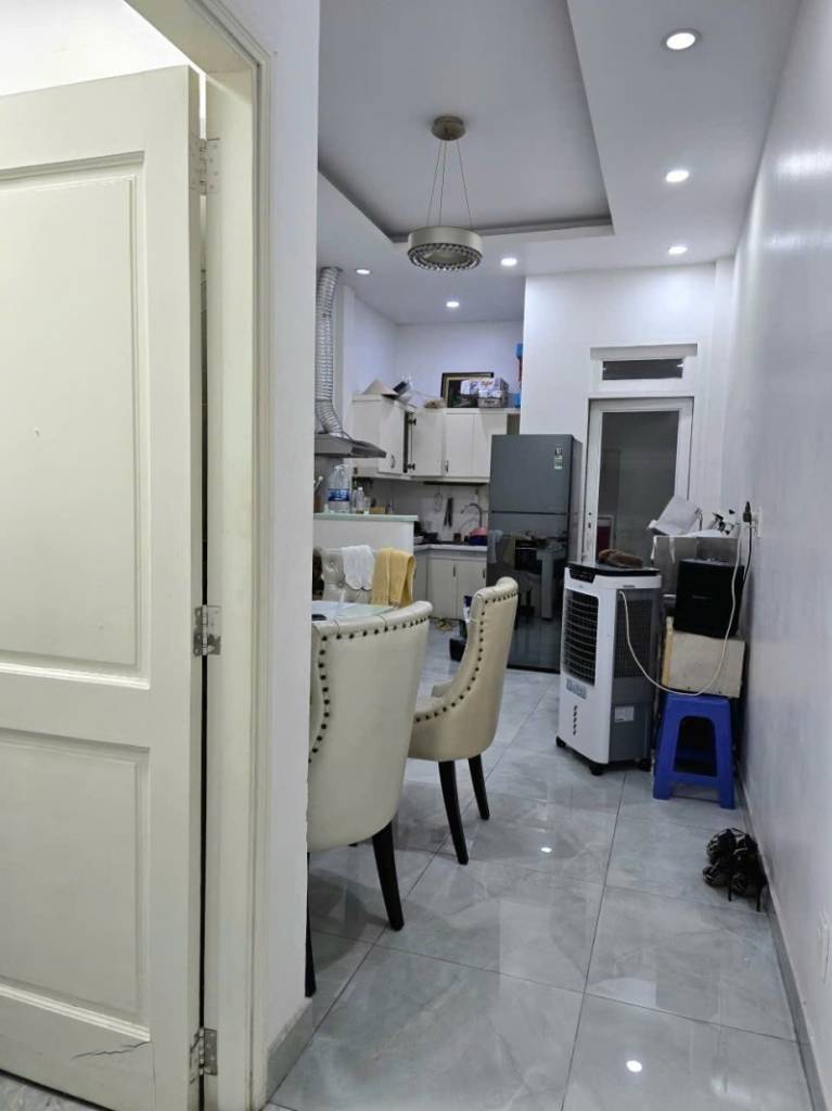 Bán nhà Phan Đăng Lưu, Phú Nhuận, 63m2, 4 tầng, về 17.2 tỷ