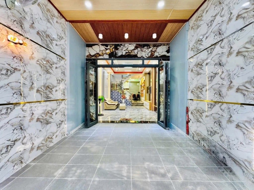BÁN NHÀ 3 TẦNG PHẠM VĂN BẠCH, GÒ VẤP, HẺM XE HƠI, 4x18M, GIÁ CHỈ 7 TỶ