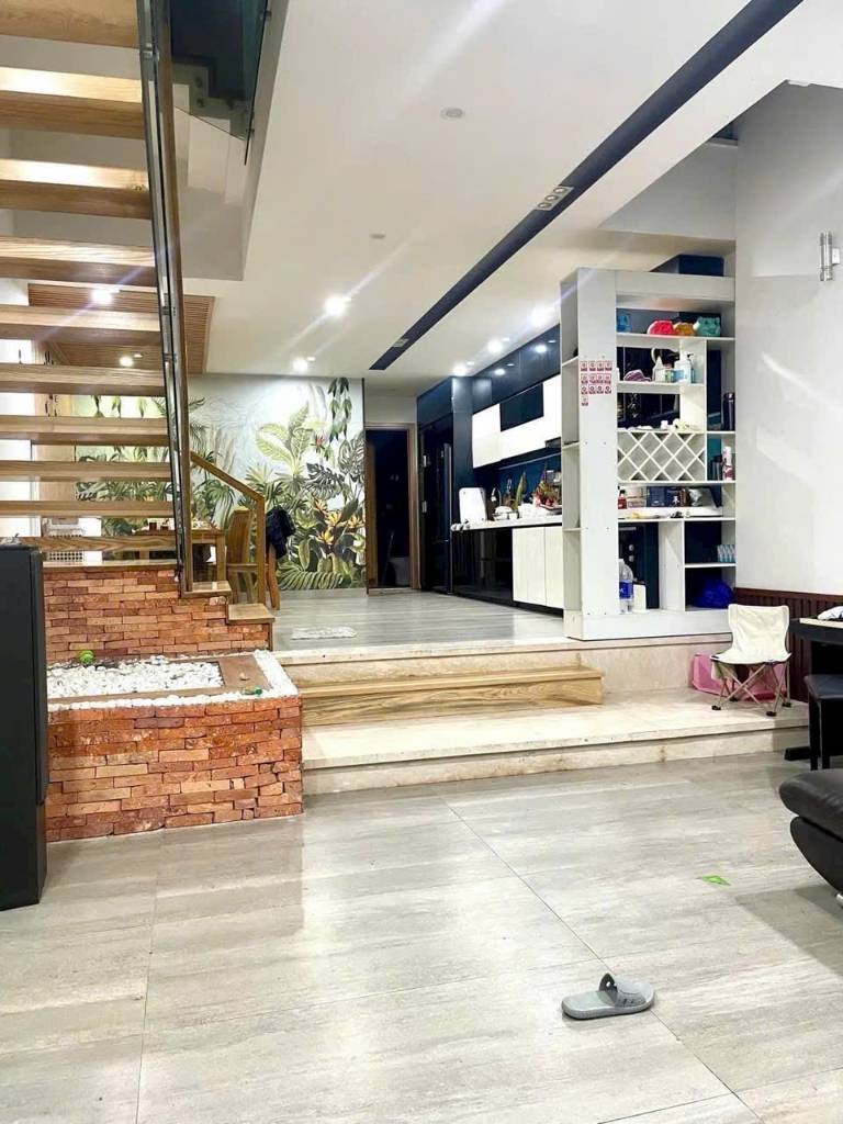 BÁN NHÀ 3 TẦNG MT NGÔ THẾ VINH, HẢI CHÂU, 100M2 TIỆN ÍCH NGẬP TRÀN, GIÁ QUÁ RẺ