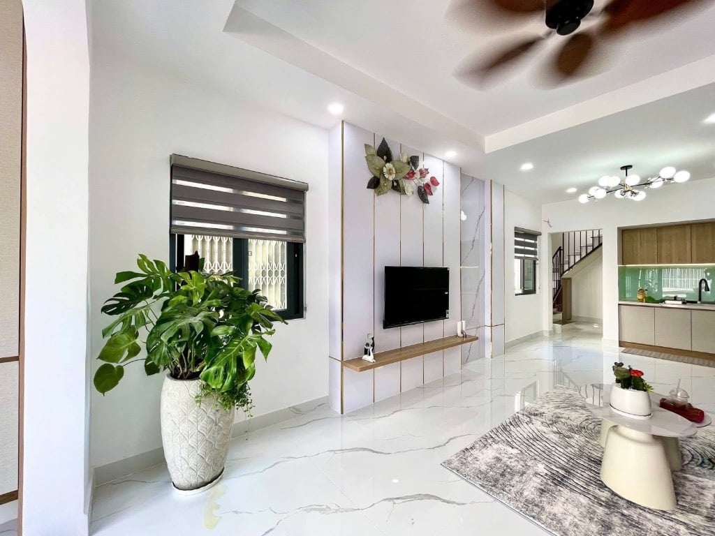 BÁN NHÀ PHÚ THỌ HÒA, TÂN PHÚ, HẺM XE HƠI ĐỖ CỬA, DT 56M2, 2 TẦNG TẶNG FULL NỘI THẤT, CHỈ 7.5 TỶ