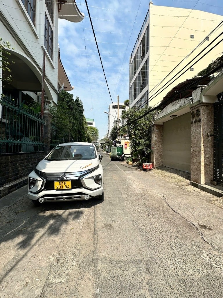 BÁN NHÀ ĐÔ ĐỐC LỘC TÂN PHÚ, 18M2 10PN 3 TẦNG VỪA Ở VỪA LÀM XƯỞNG, DÀI 43M CHỈ 23.5 TỶ